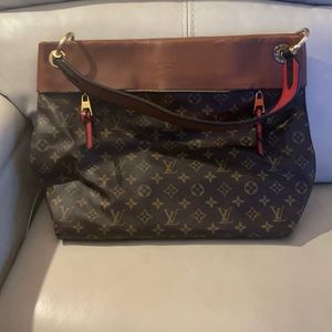 Authentic Louis Vuitton Tuileries Hobo